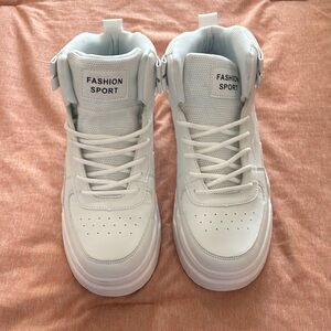 SHEIN White High-Top Sneakers Minimalist Design